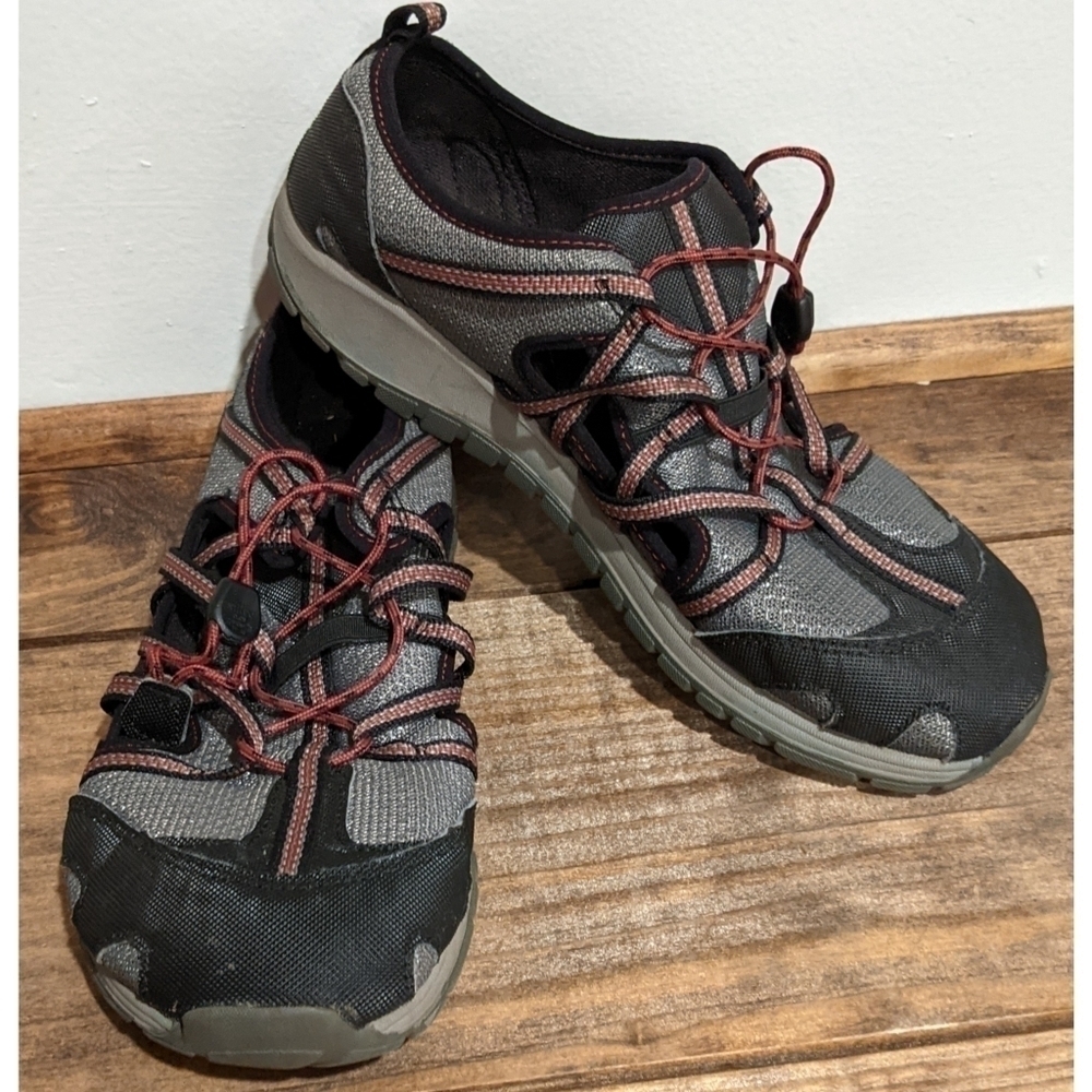 Chaco Outcross Shoes in Gunmetal Grey Size 6